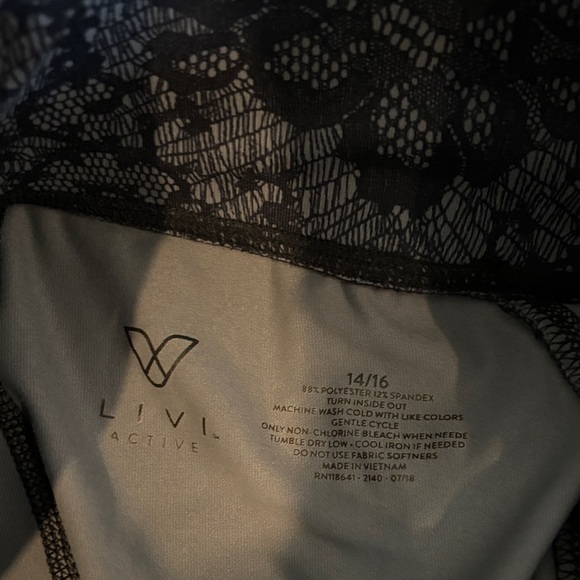 Livi Active 14/16 Floral Patterned Leggings - Picture 5 of 6